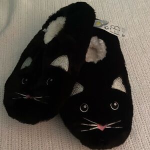 NWT  slipper socks. black kitty design